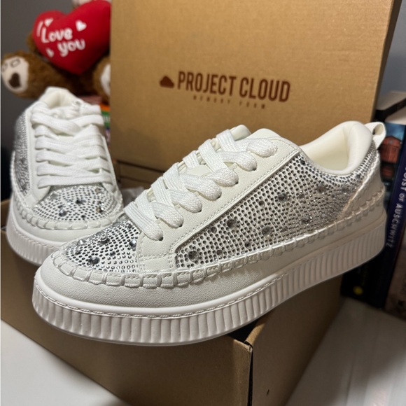 Project Cloud Women's White Sneakers - Picture 3 of 5